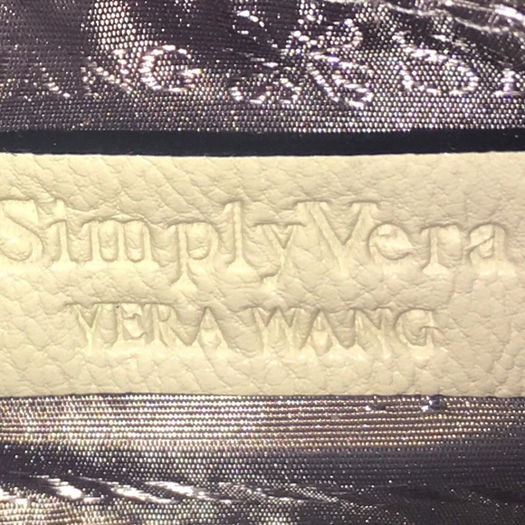 Simply Vera Wang Leather Evening Bag. - Picture 3 of 4